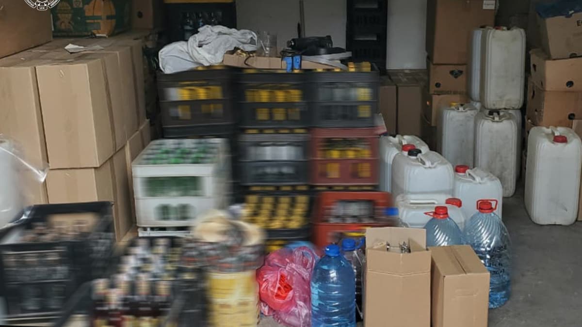 Kárpátalján csapott le a rendőrség egy hamis alkoholgyártó hálózatra