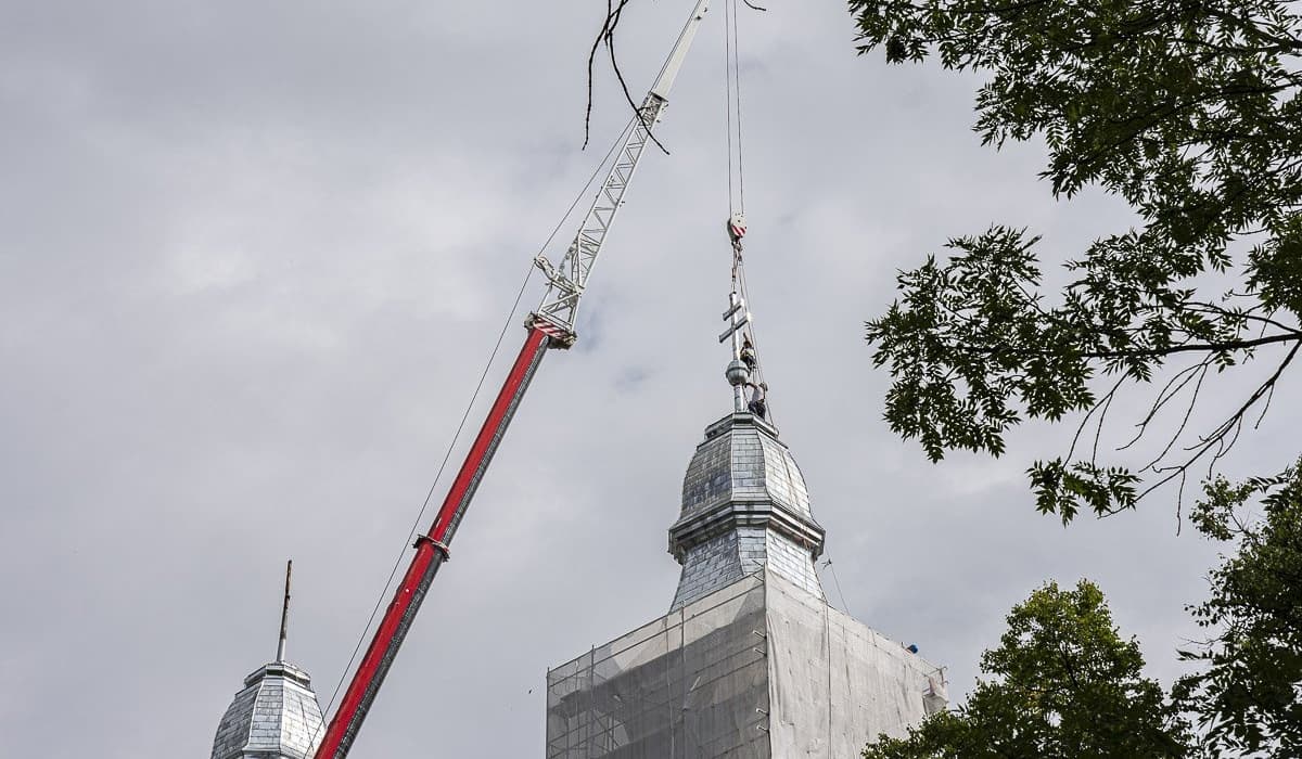 Új időkapszulák rejtőznek a csíksomlyói kegytemplom tornyain