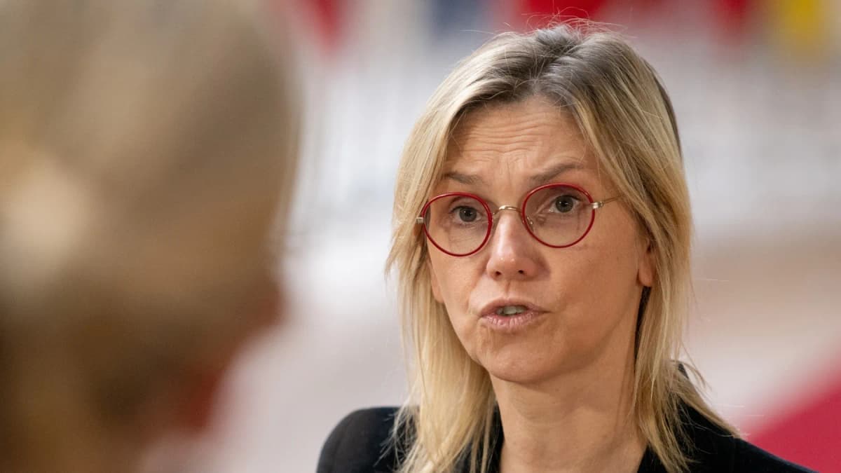 Francia exminisztert kétszer is megpróbálták lehallgatni mobilján
