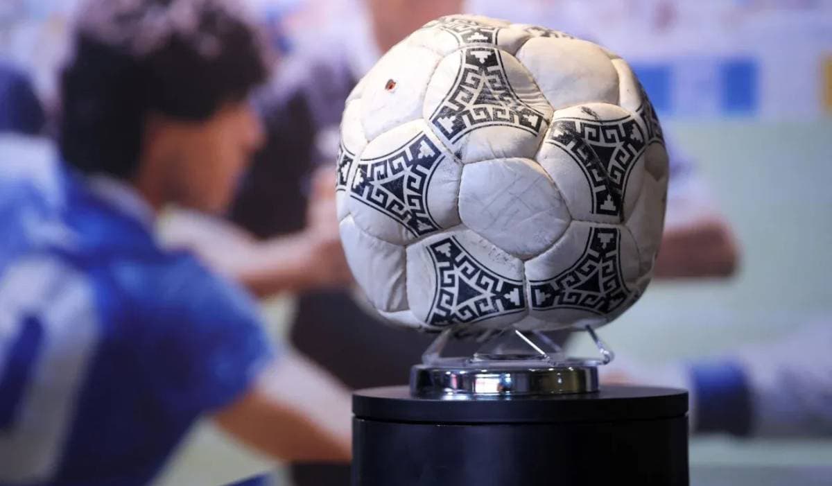 Maradona legendás meccslabdája két és fél millió fontért kelt el