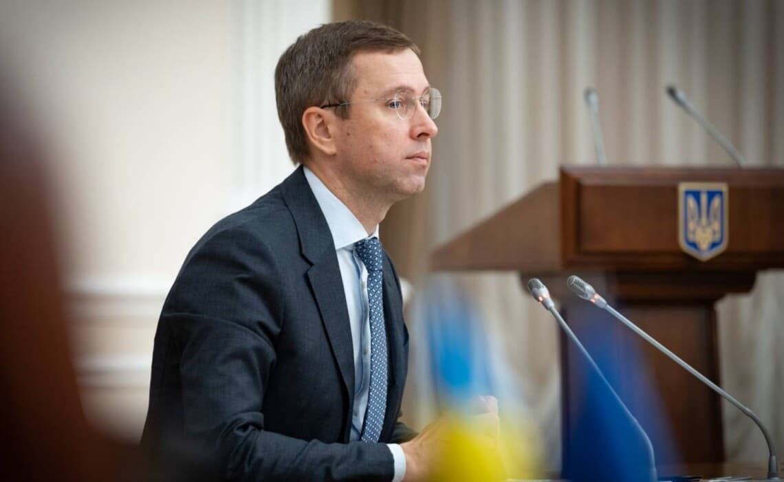 Ukrajna 2,3 milliárd hrivnyával segíti a frontvonalbeli térségek dolgozóit