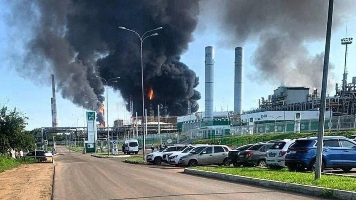 Dróntámadások miatt állt le két orosz olajfinomító Szizranyban és Szaratovban