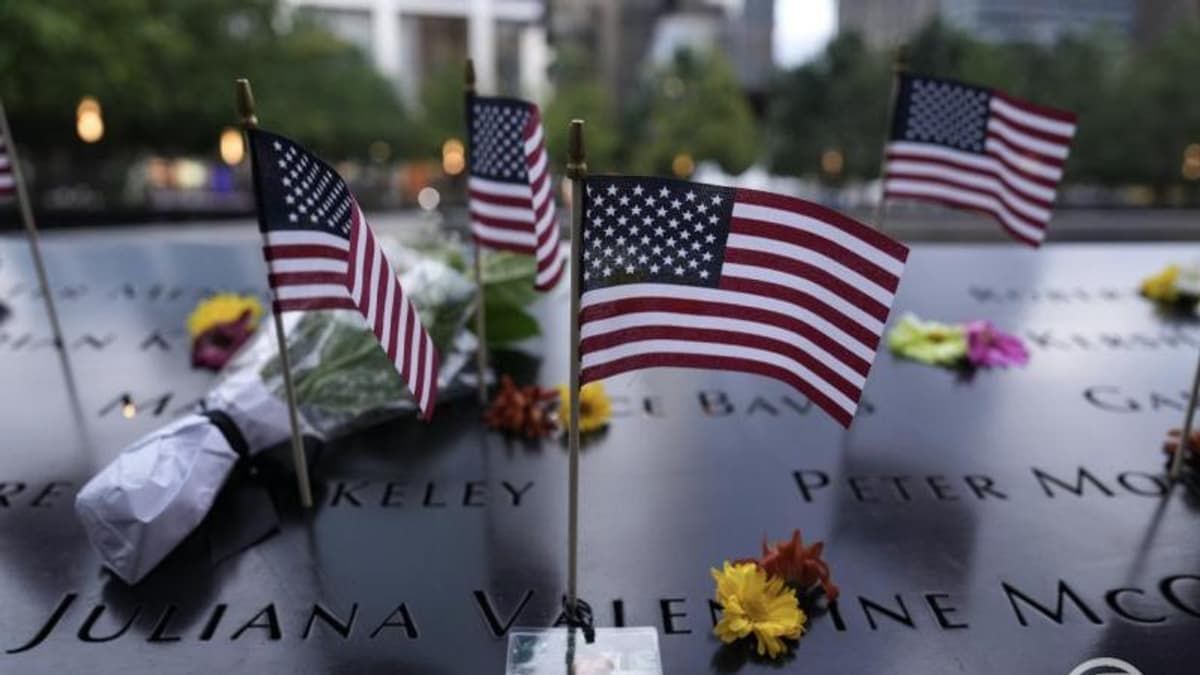 New Yorkban néma csenddel és nevekkel emlékeztek a 2001-es szeptember 11-i terrortámadások áldozataira