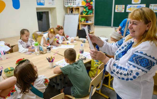 Ukrajnában 82%-os az óvóhely-hozzáférés az iskolások és óvodások körében a tanévkezdéskor