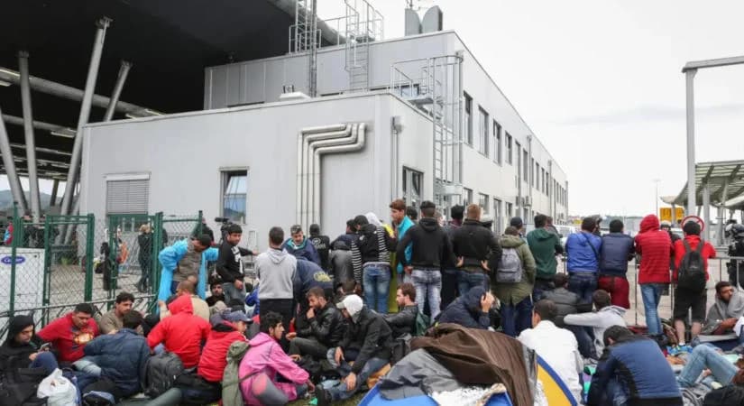 Montenegró határozottan elveti az EU migránsközpontjainak telepítését területén