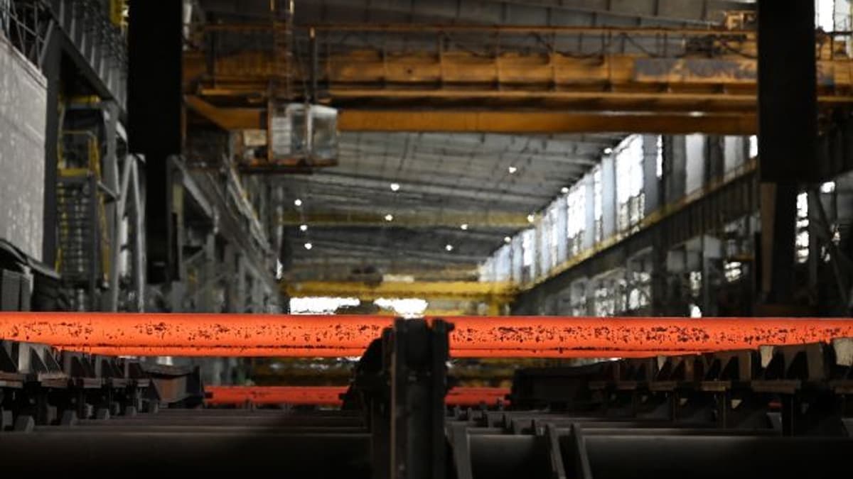 Drasztikus visszaesés az ukrán félkész acéltermék-exportban 2026 augusztusában