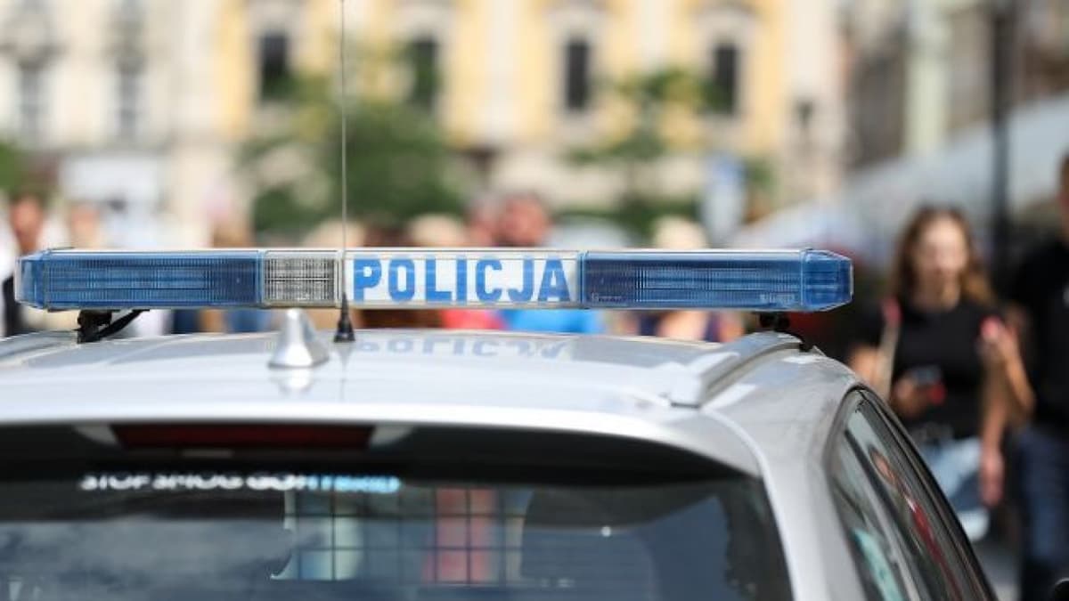 Késsel támadt ukránokra egy férfi Varsóban, őrizetben az elkövető