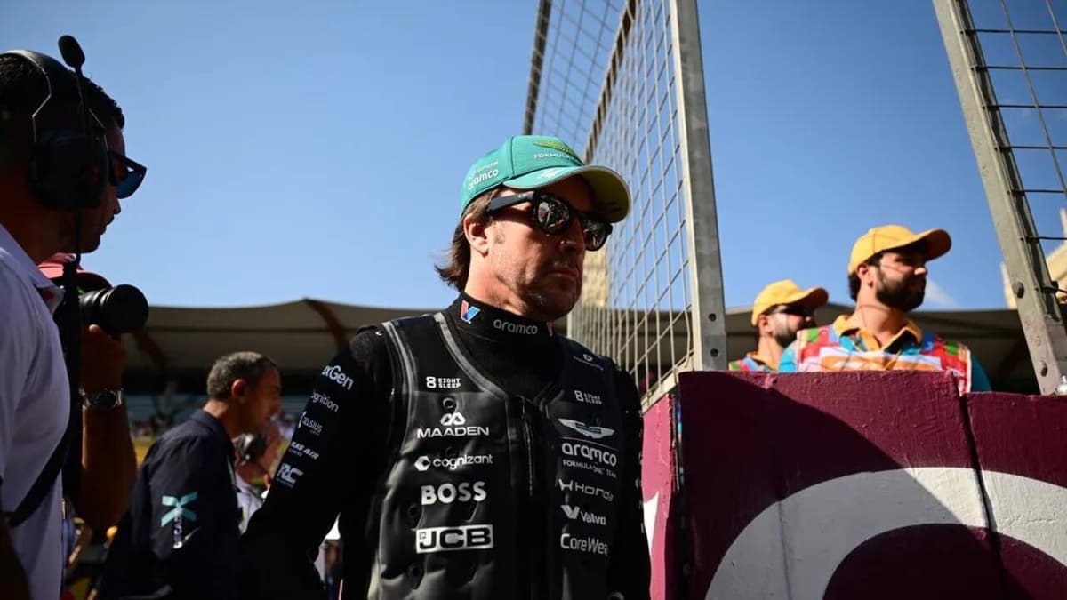 Fernando Alonso 2027-ben is folytatja az Aston Martinnál a Forma-1-ben