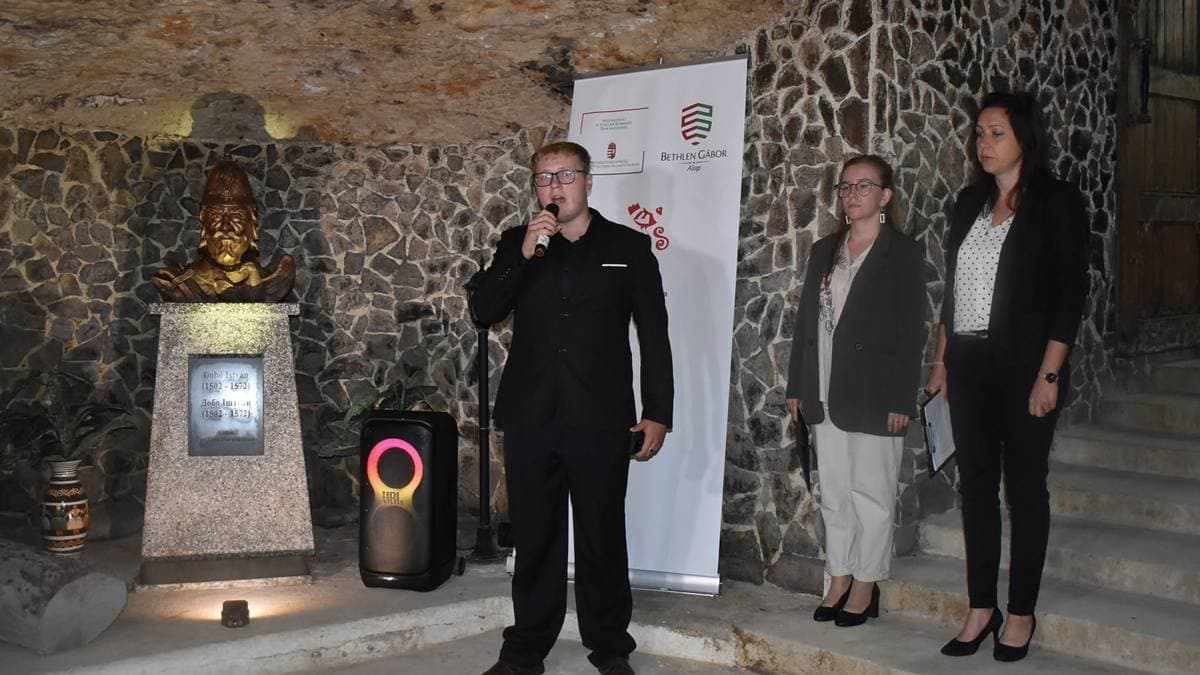 Szerednye tiszteleg Dobó István emléke előtt a Pro Cultura Subcarpathica rendezvényén