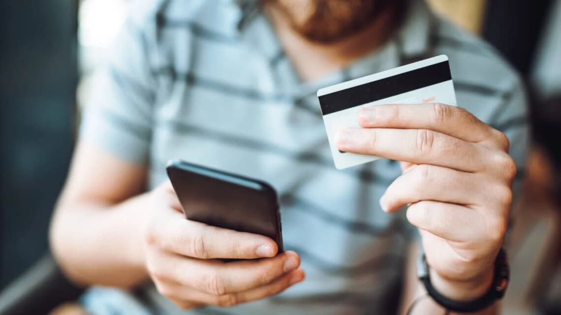Ukrajnában lebuktatták a 94 ál-call centrumból álló csalóhálózatot