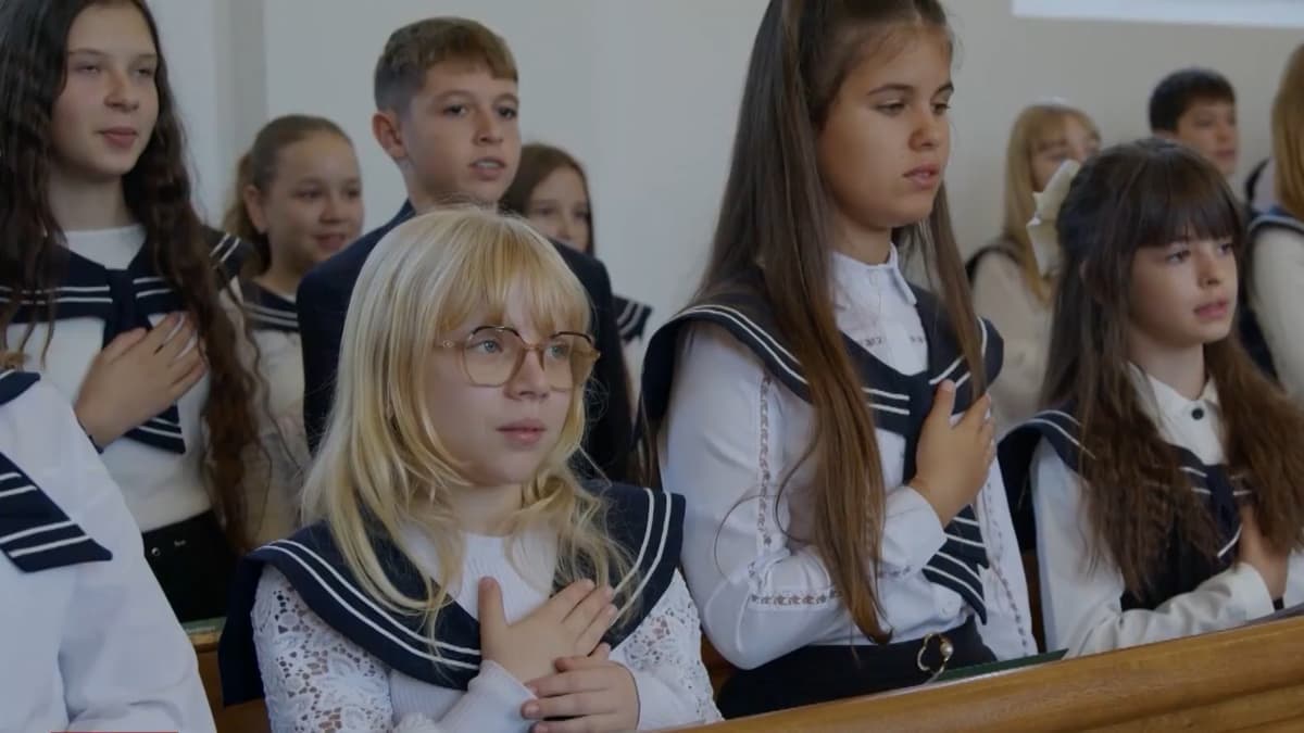 Diákpresbiterek fogadalmat tettek Péterfalván a szolgálat és hit jegyében