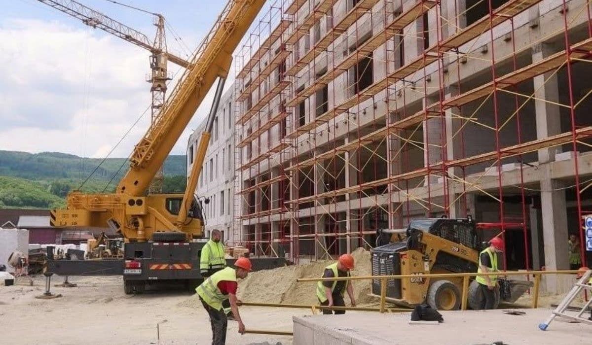 Új, modern tanulási központ épül Perecsenyben 890 diák számára