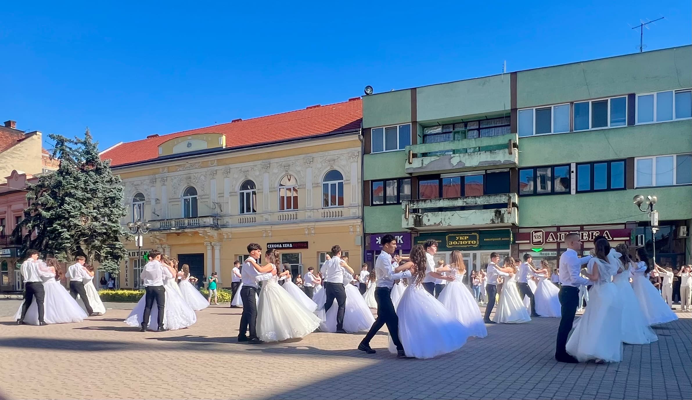 Ünnepélyes bizonyítványátadó a Kossuth Lajos Líceumban – búcsú a középiskolától