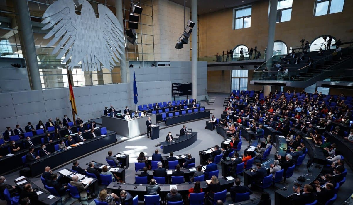 Mélyrepülésben a német kormánypártok támogatottsága