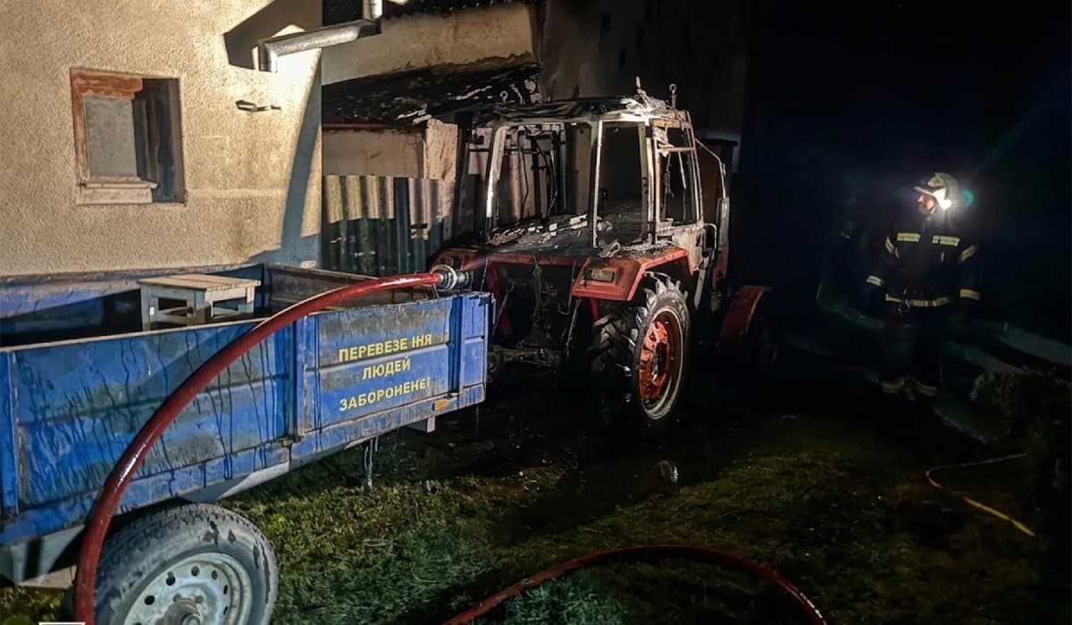 Kigyulladt egy traktor Balazséron
