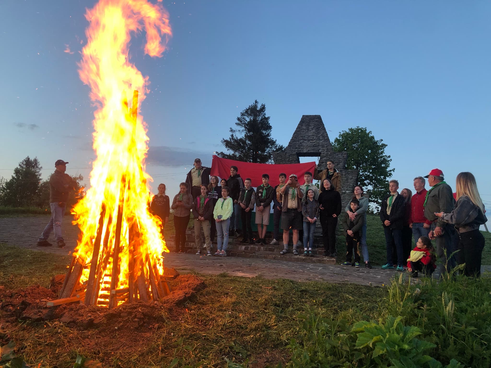 Hetedik éve lobban fel az Összetartozásunk Tüze | KISZó-háttér