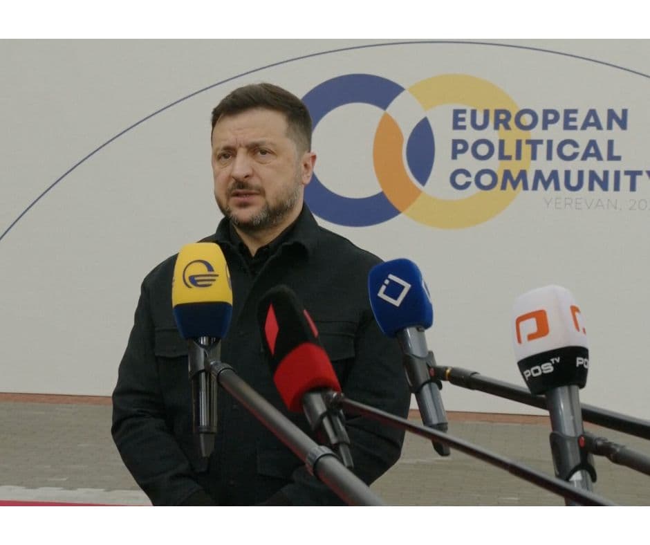 Zelenszkij Jerevánban: a 90 milliárd eurós uniós csomag első részletéről is tárgyalt