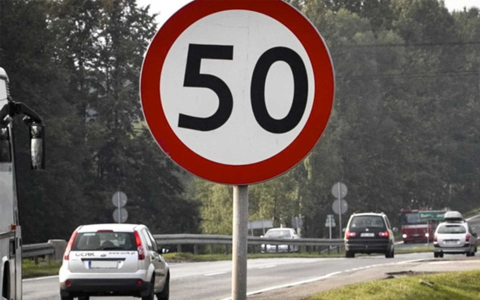 Szigorodik a KRESZ Ukrajnában, 10 gyorshajtási szabálysértés után elvehetik jogosítványt
