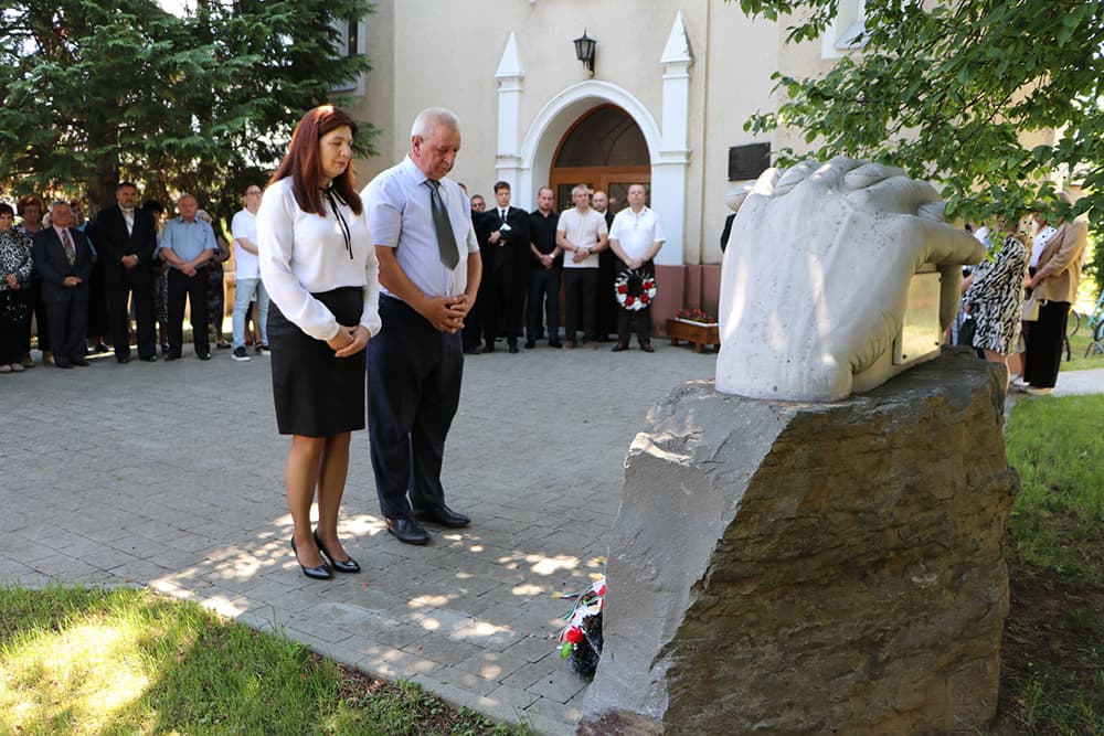 Közös emlékezés és főhajtás a nemzeti összetartozás napján Szürtén