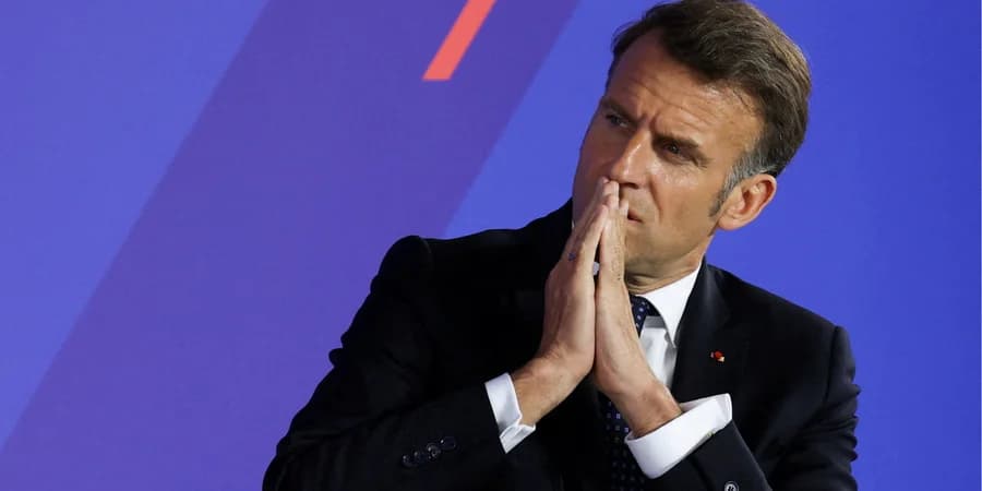 Emmanuel Macron felszólíotta Belarusz elnökét a háborúból való távolmaradásra