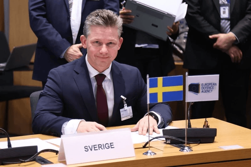 A svéd védelmi miniszter ismertette, miért kellene Ukrajnának csatlakoznia a NATO-hoz