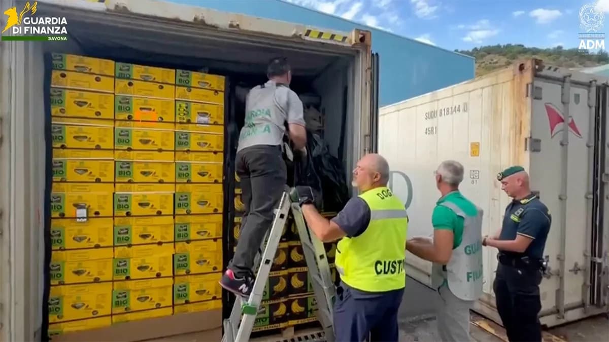 Olaszországban 770 kiló kokaint találtak banánszállítmányban