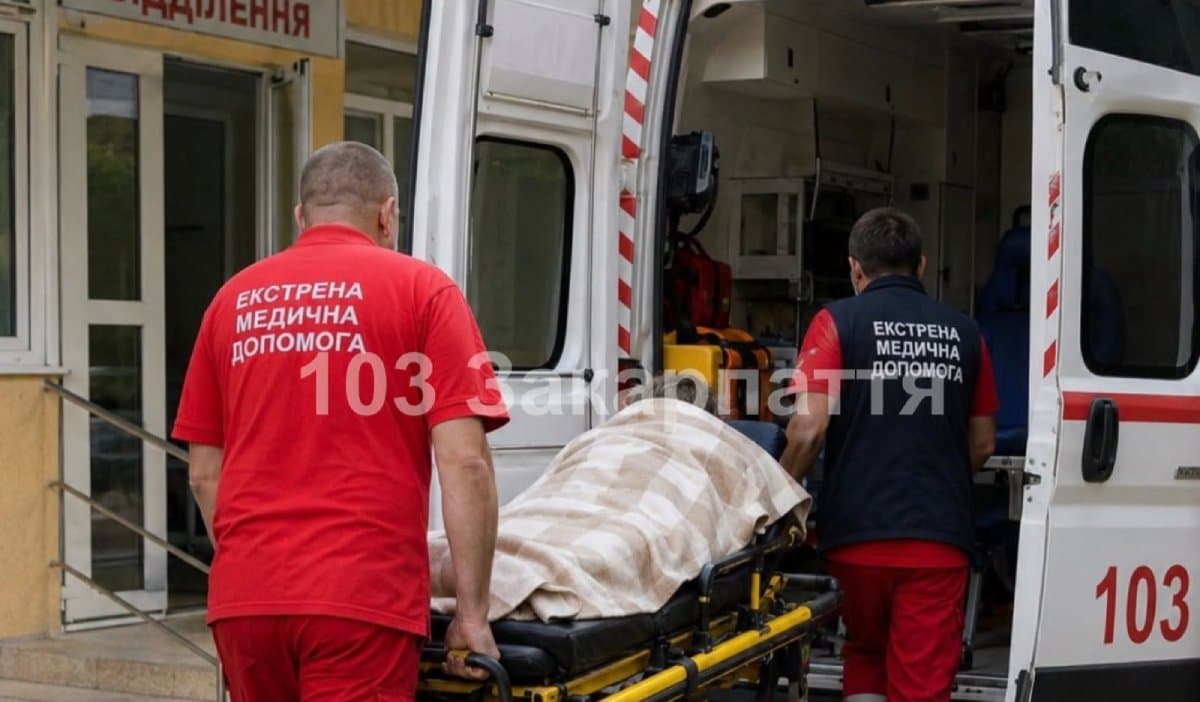 Súlyos zuhanás Ungváron: 26 éves férfi életveszélyes sérülésekkel került kórházba