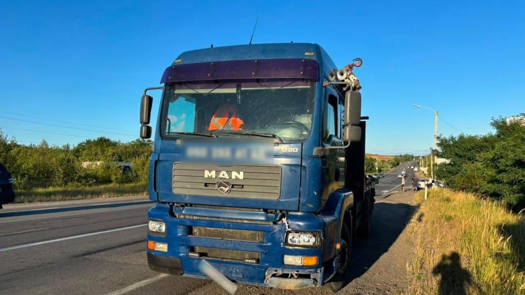 Halálos baleset: kamion gázolt el egy idős férfit Alsószlatinánál