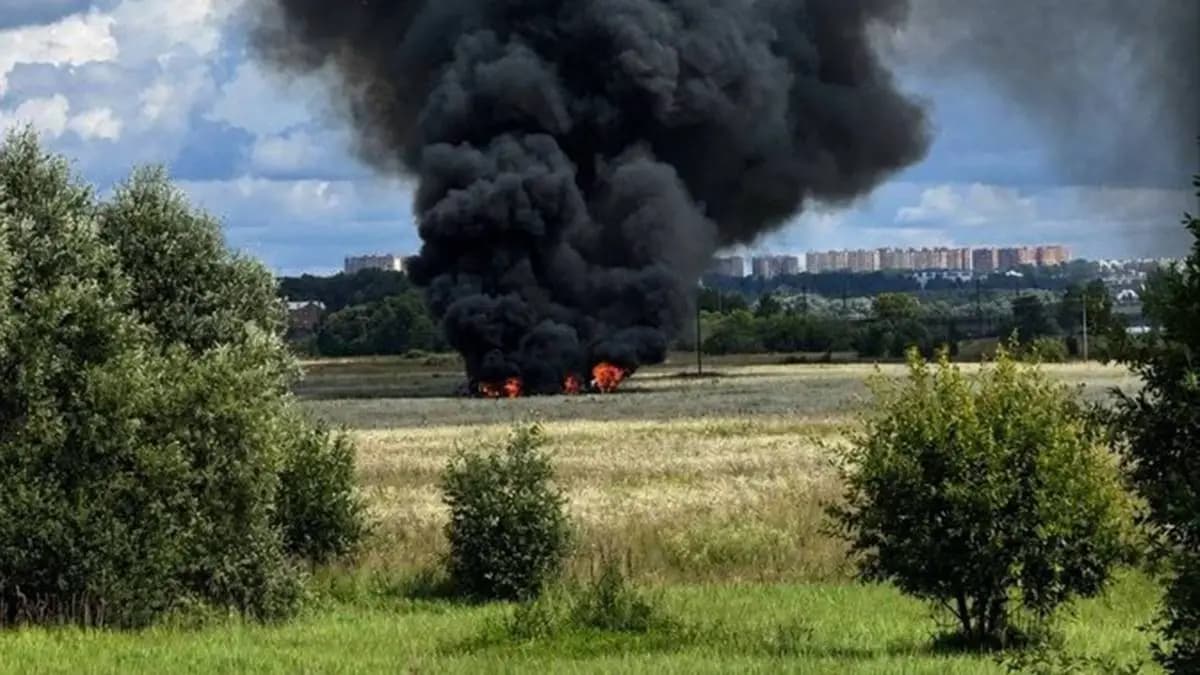 Szu-57-ös vadászgép zuhant le Moszkva közelében, pilóta katapultált