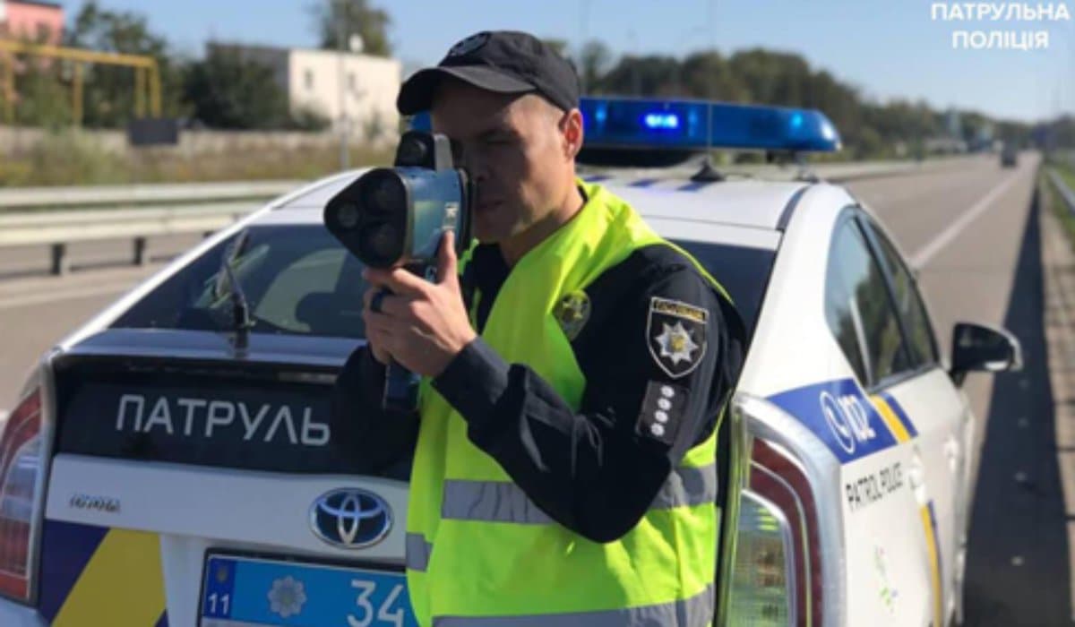 Közel ezer gyorshajtót büntettek Kárpátalján júniusban