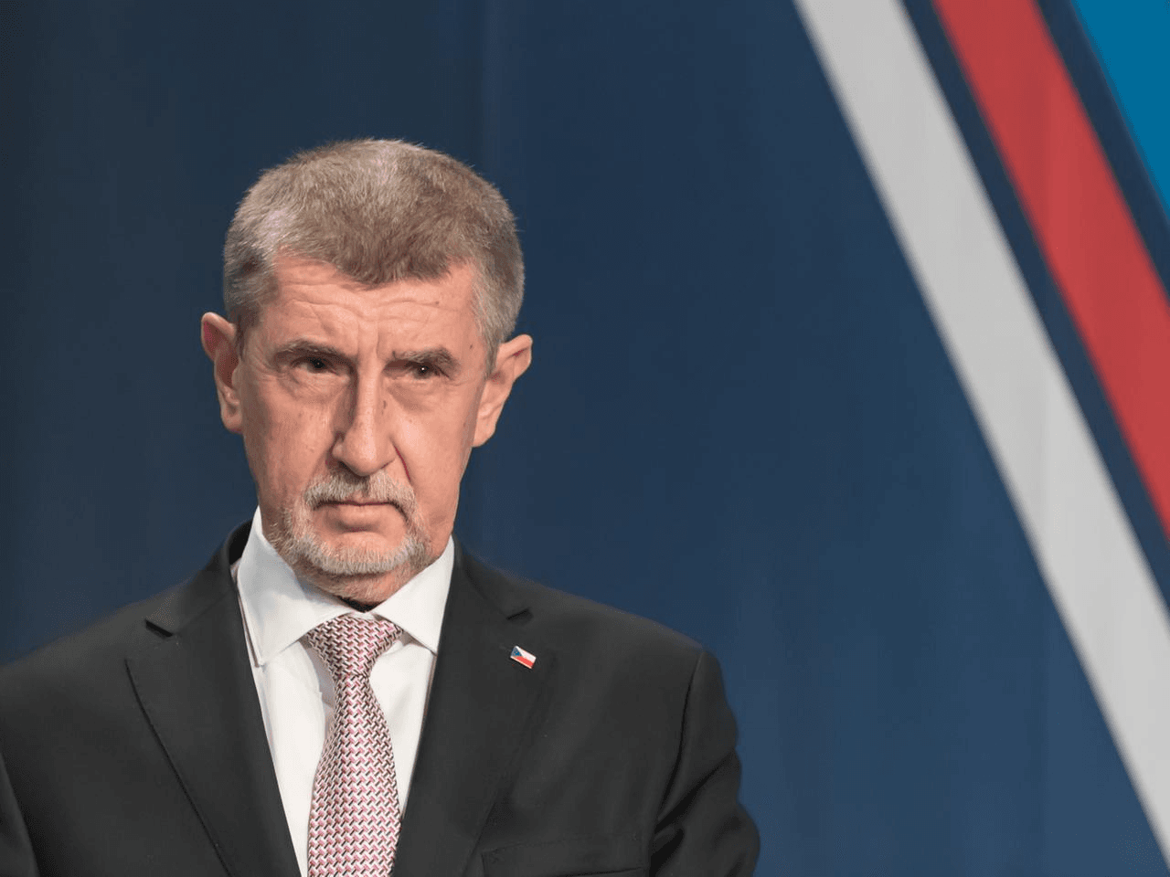 Csehország nem blokkolja Ukrajna 70 milliárd eurós NATO-támogatását, de pénzügyi kötelezettséget sem vállal