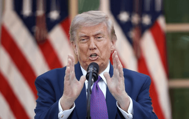 Trump enyhítette kritikáját Spanyolország NATO-hozzájárulása miatt