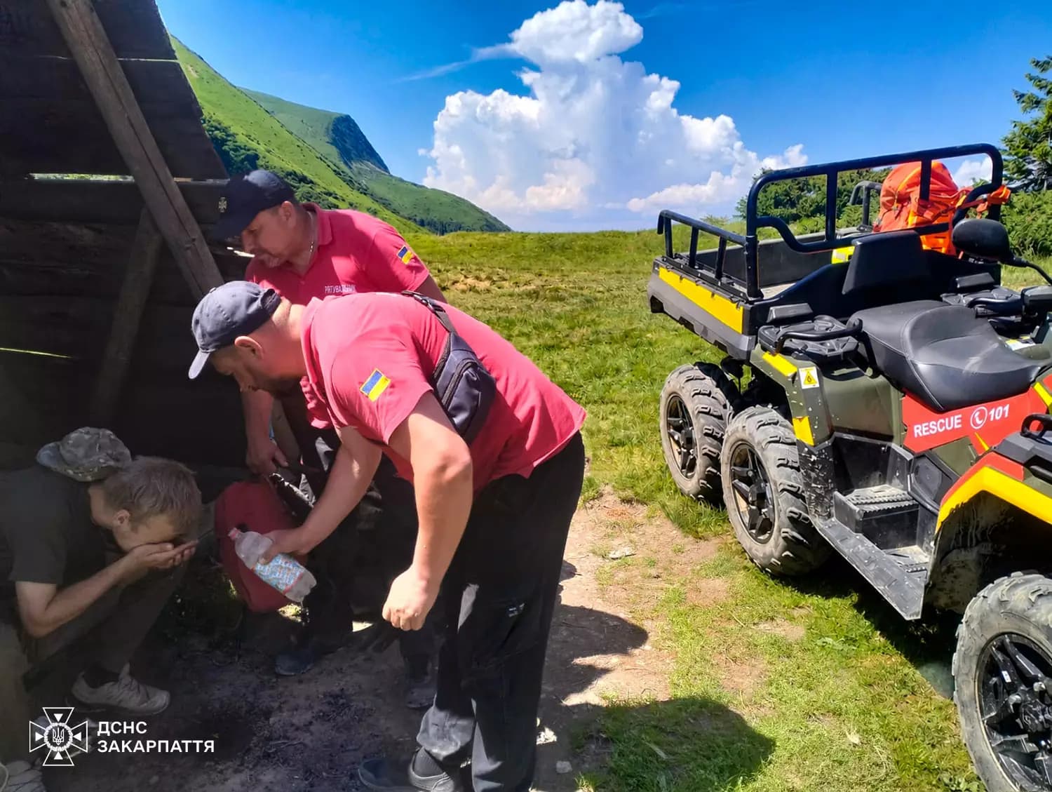 Kijevi turista rosszul lett a Kárpátokban, hegyimentők siettek a segítségére