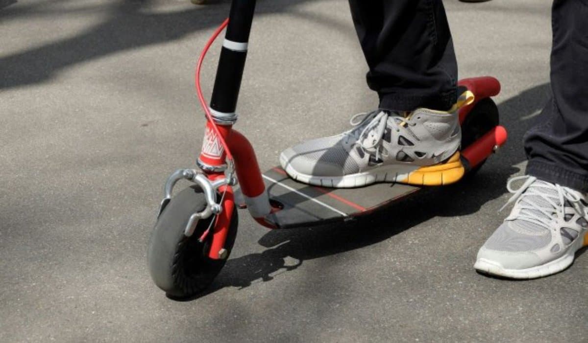 Újabb súlyos rollerbaleset Kárpátalján: 13 éves fiú került kórházba