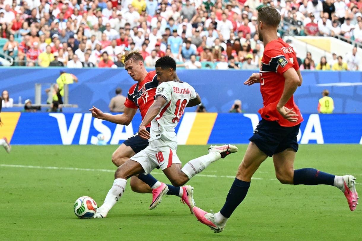 Hosszabbításban fordított Anglia, elődöntős a vb-n