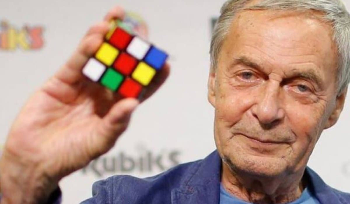 82 éves a magyar zsenialitás ikonja: Rubik Ernő és találmánya