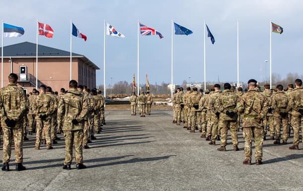 Nagy-Britannia megszaporítja katonáit Észtországban a gyorsabb hadviselésért