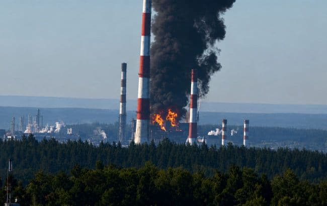 Lángok között a Lukoil kulcsfontosságú ksztyovói olajfinomítója