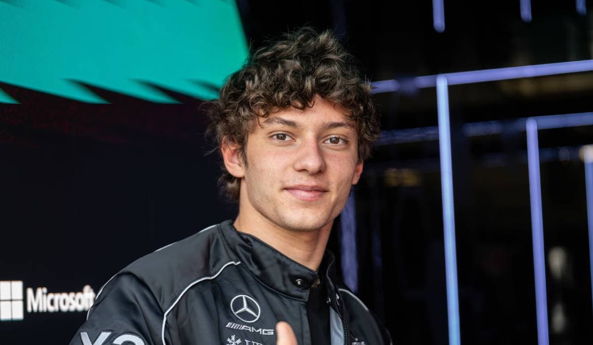 Antonelli diadala a Brit Nagydíj sprintfutamán Silverstone-ban