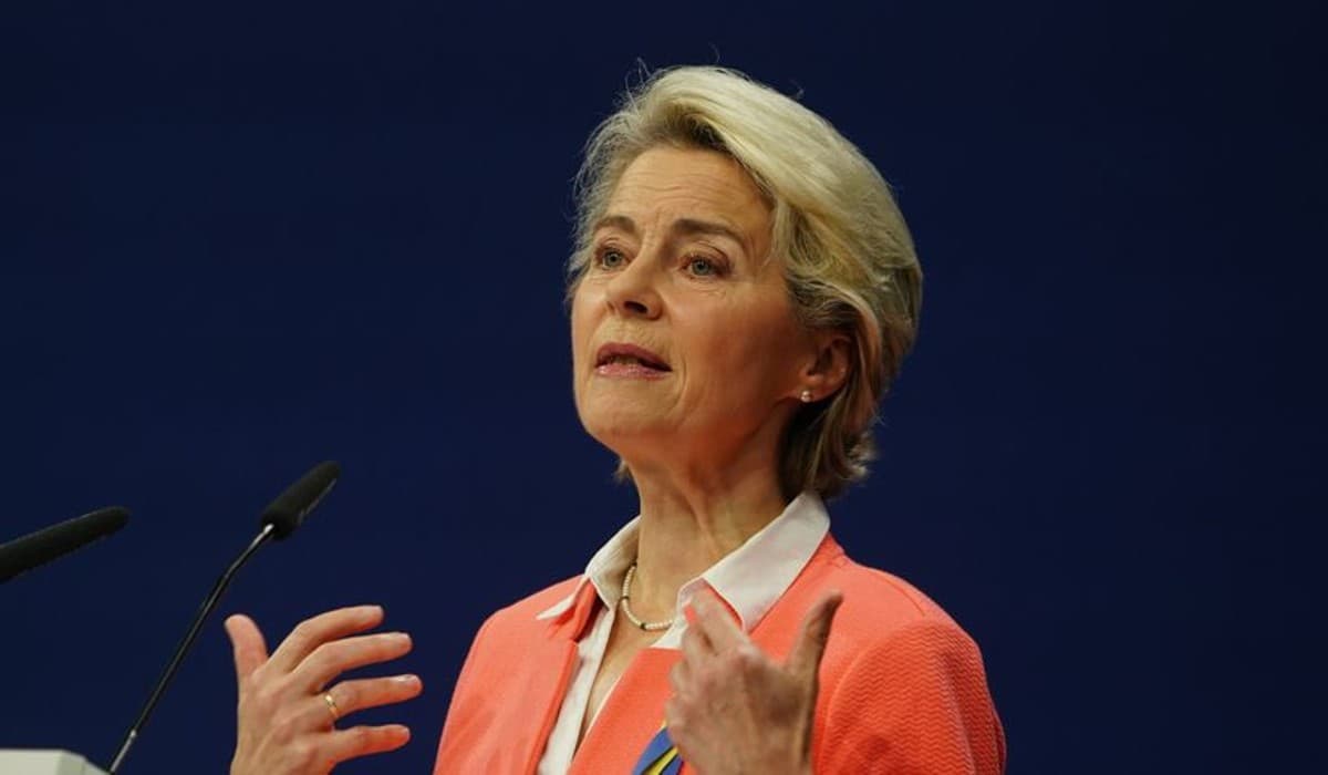 Von der Leyen: Közösségi médiás életkori korlátozások szükségesek az online gyermekvédelem érdekében