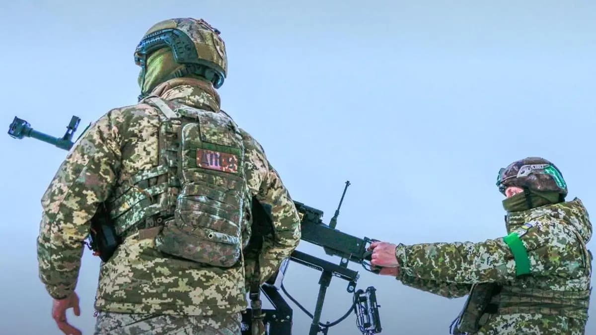 Légi csapás rombolta le Zaporizzsjában egy többszintes ház egy részét, civilek rekedtek a romok alatt