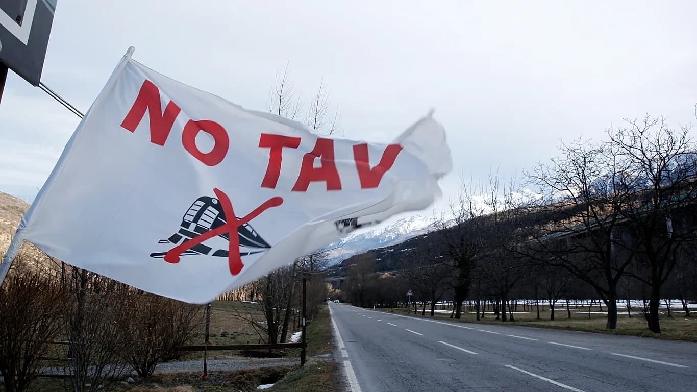 Erőszakos összecsapások Olaszországban a Torino–Lyon vasút építkezéseinél