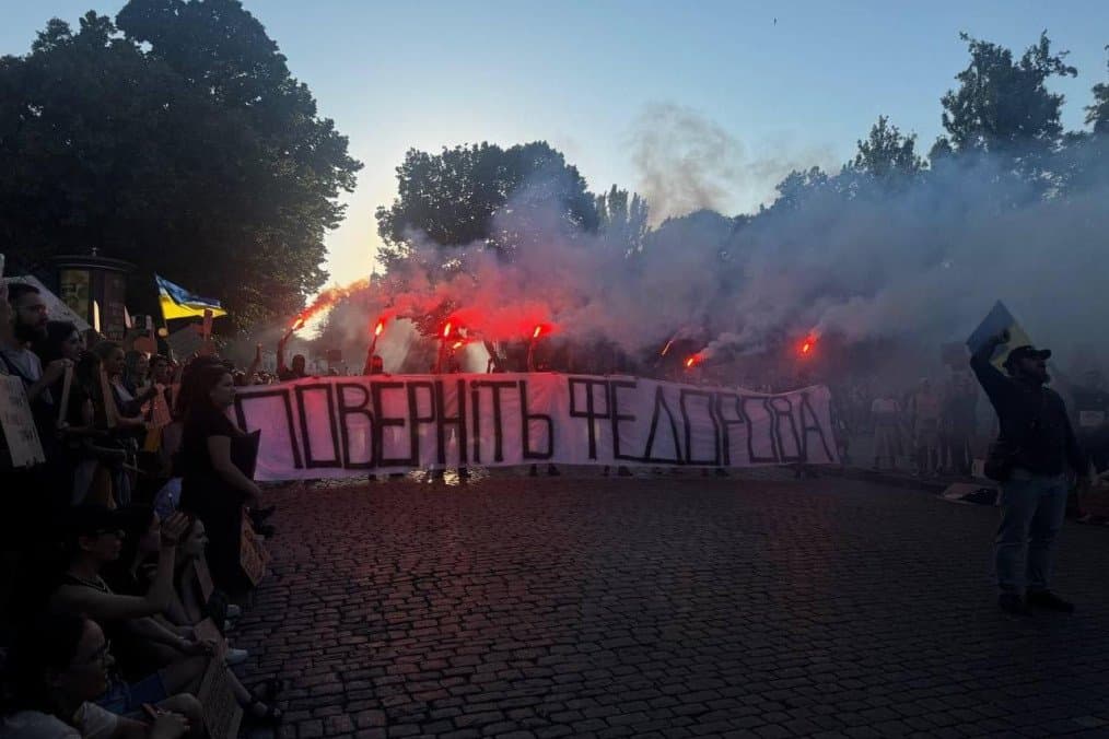 Zelenszkij hatalmas nyomás alatt: tüntetések sora a védelmi miniszter menesztése miatt
