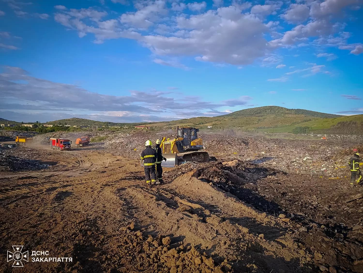 Javában folynak a tűzoltási munkálatok a beregszászi hulladéklerakón