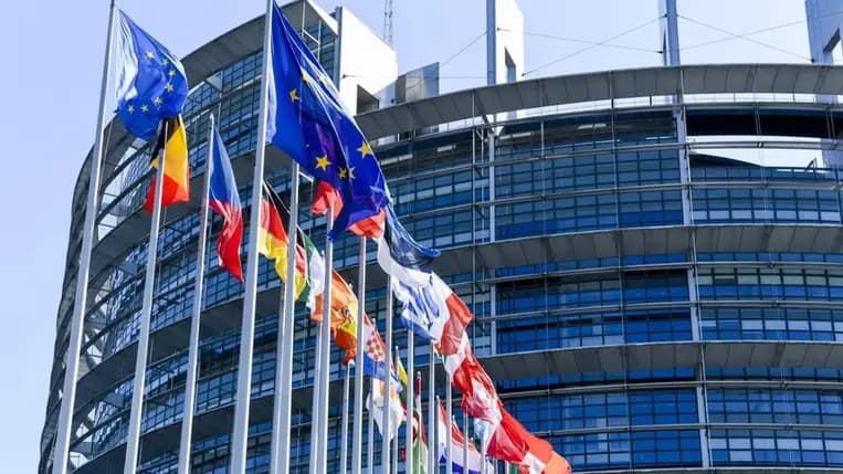 Az EP támogatja Ukrajna európai integrációjának előmozdítását és reformjait