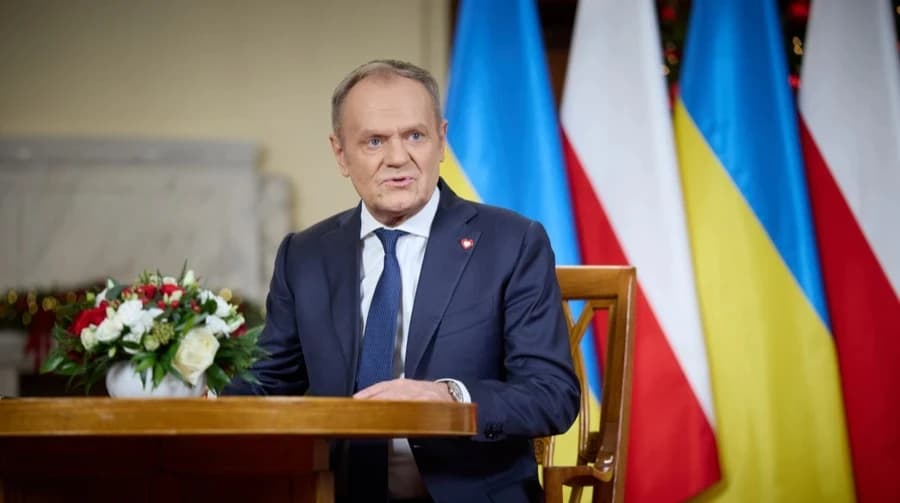 Tusk óv a belpolitikai vitáktól: Ukrajna támogatása Lengyelország biztonságát szolgálja