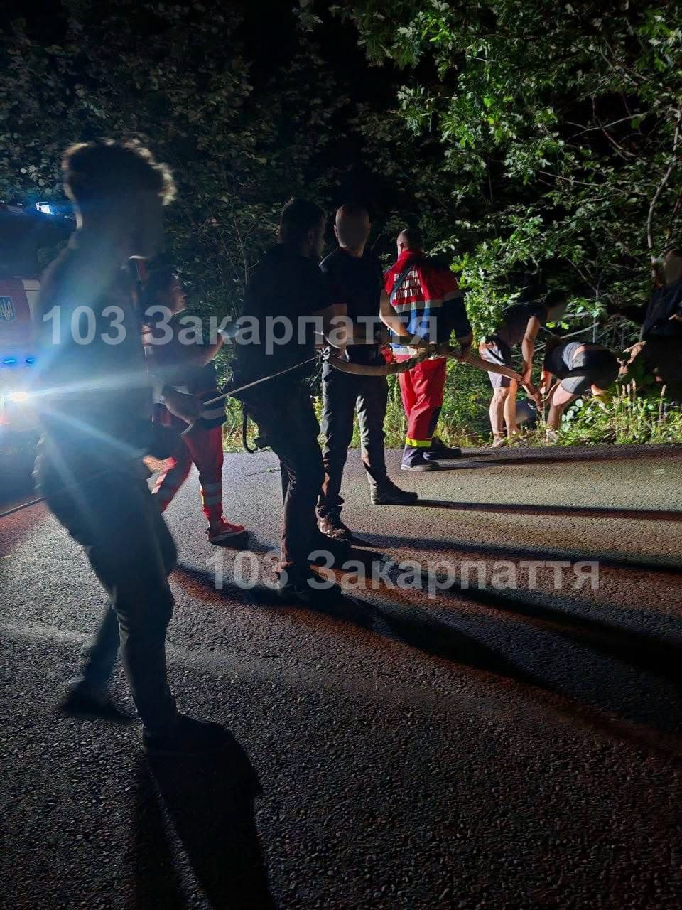 Életben maradt egy súlyos zuhanás után a Técsői járásban