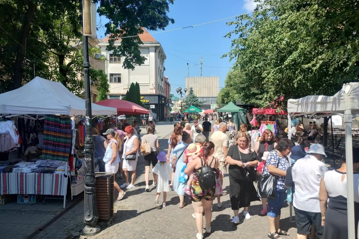Elkezdődött a Beregszászi Vendégség – Kulturális és jótékonysági esemény a város szívében