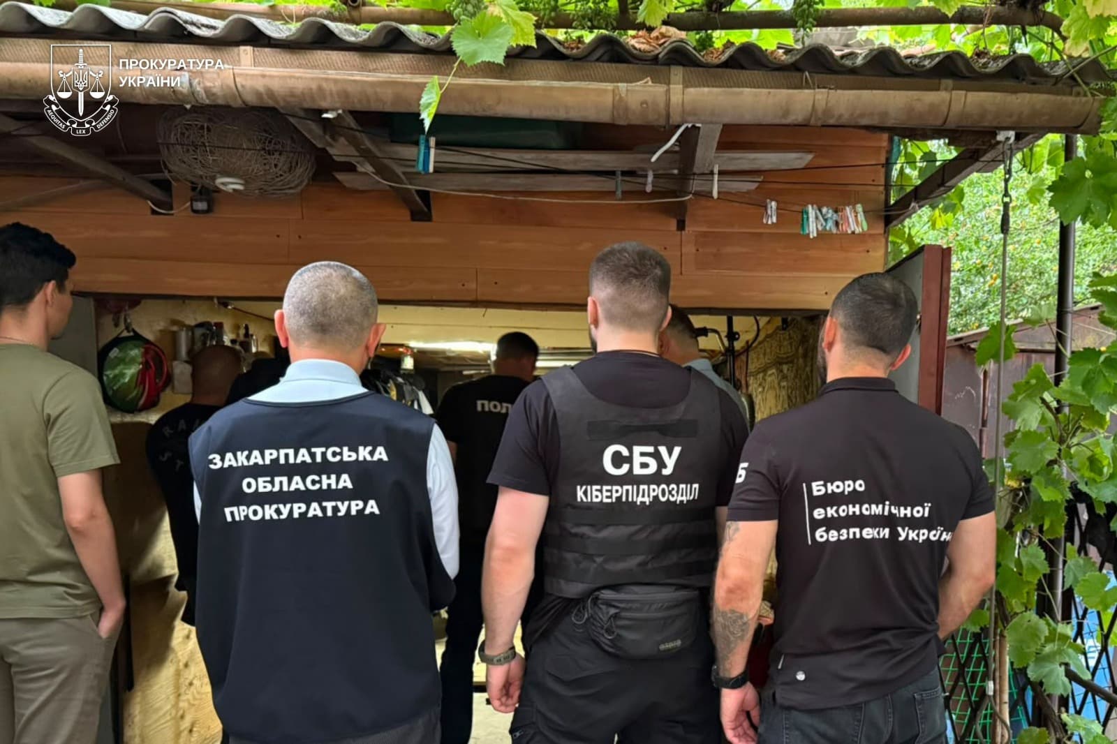 Kárpátalján lelepleztek egy hamis okmányokat készítő bűnszervezetet