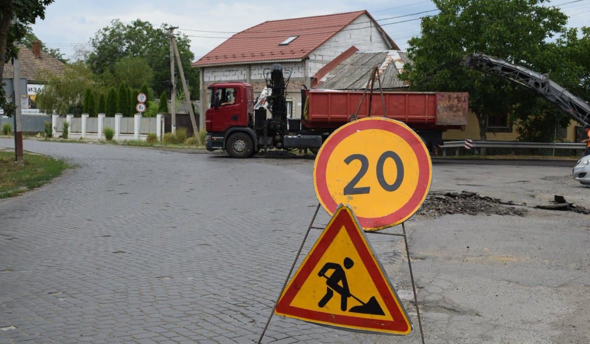 Megkezdődtek az útfelújítási munkák Beregszászban
